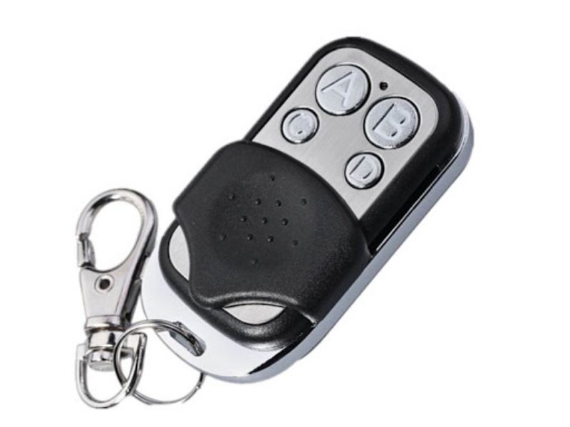 [Image: ve-sinh-thiet-bi-dieu-khien-tu-xa.jpg]